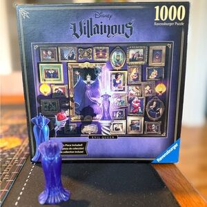 Disney Villainous 1000 Piece Jigsaw Puzzle - Evil Queen & Collectible